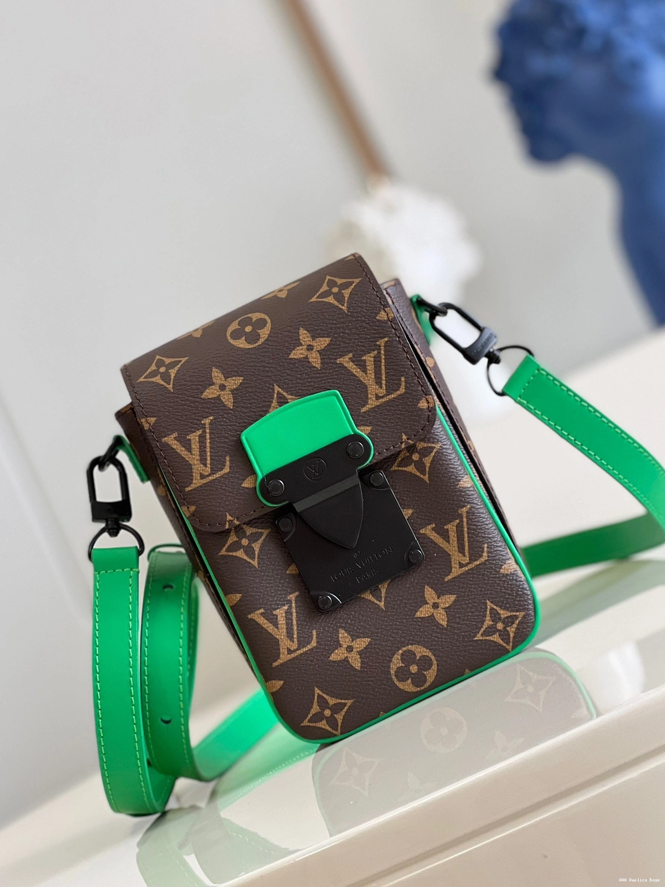 VUITTON S-LOCK WALLET VERTICAL WEARABLE LOUIS 0723